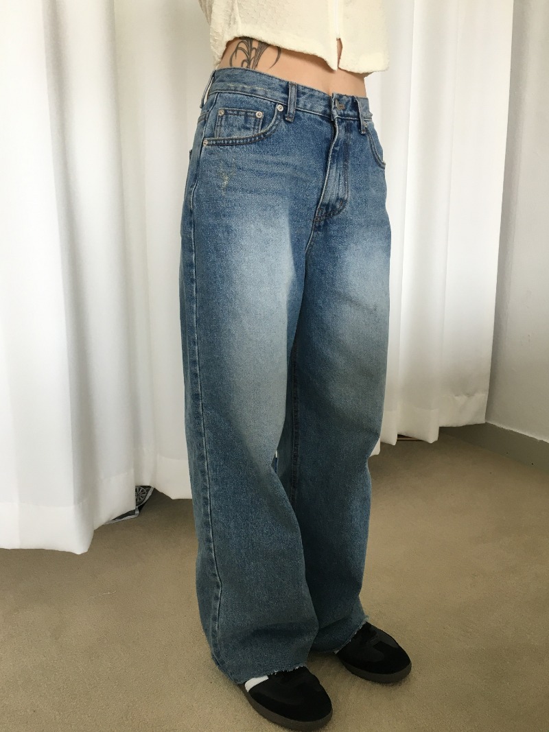 Cut out washing jean