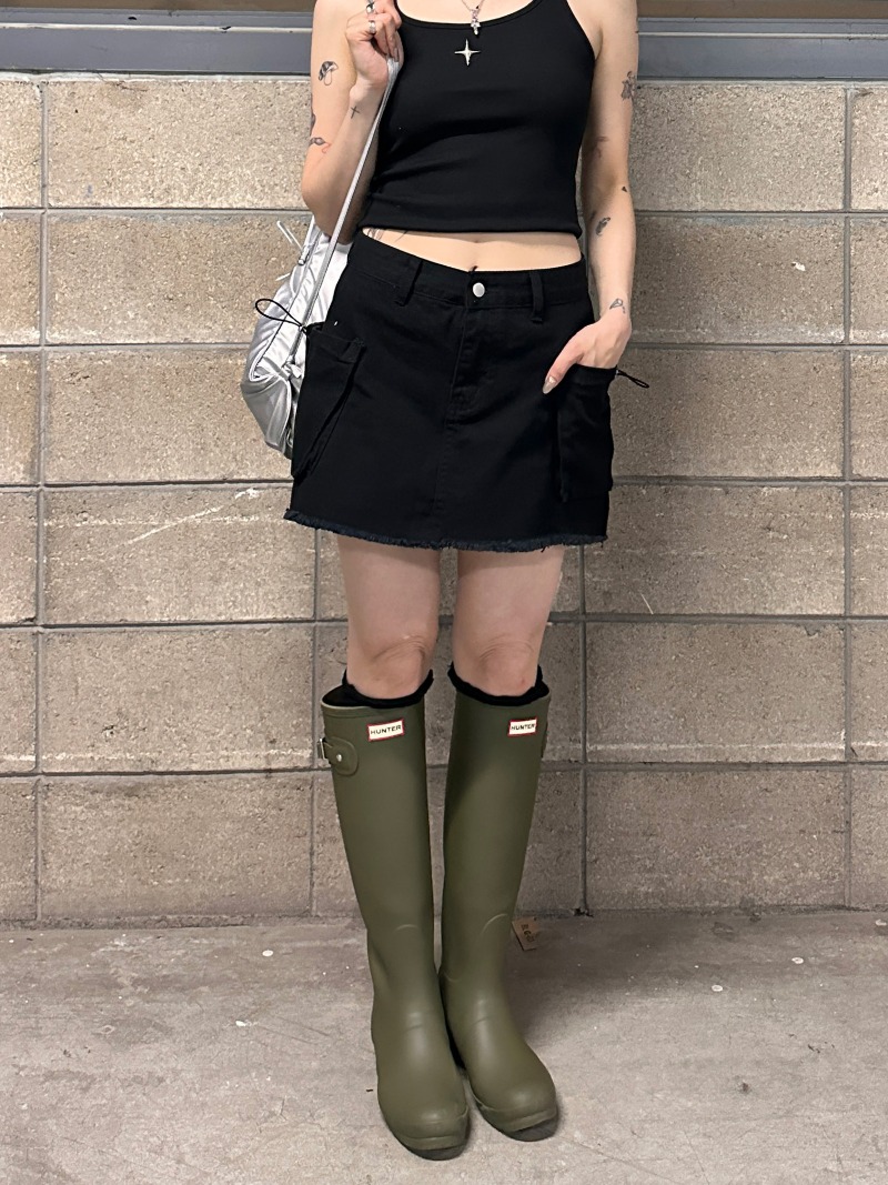Side pocket belt skirt